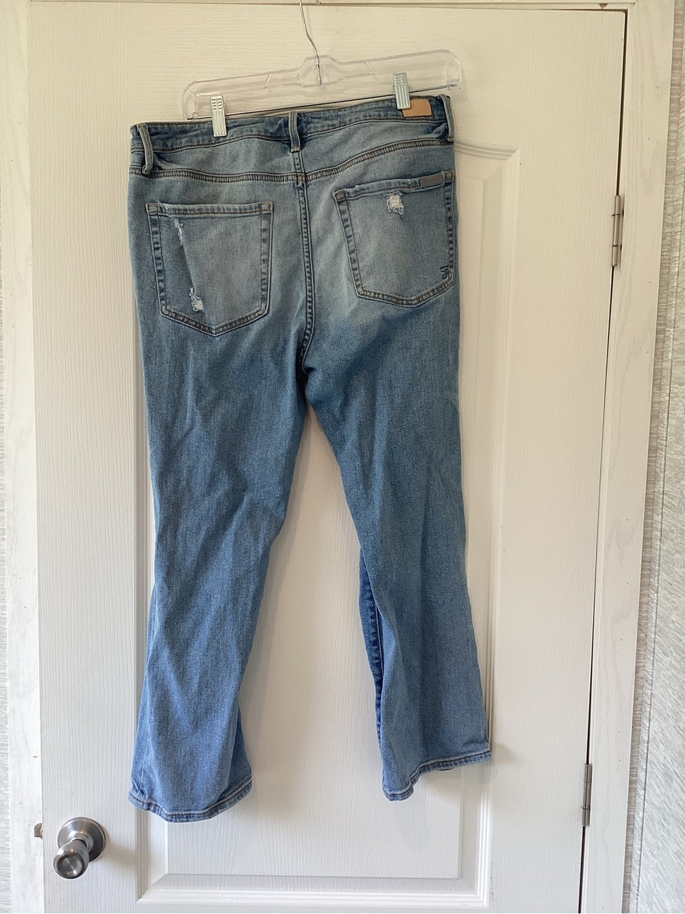 7 For All Mankind Light Blue Distressed Straight Leg Jeans 12 EUC - Picture 2 of 3